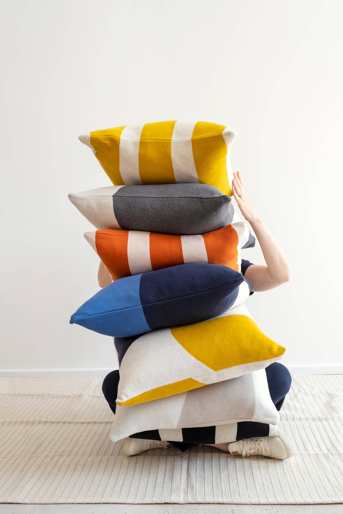 COTTON KNIT CUSHION | ILO NAVY | SOPHIE HOME