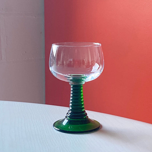 SWIRL WINE GLASS | GREEN