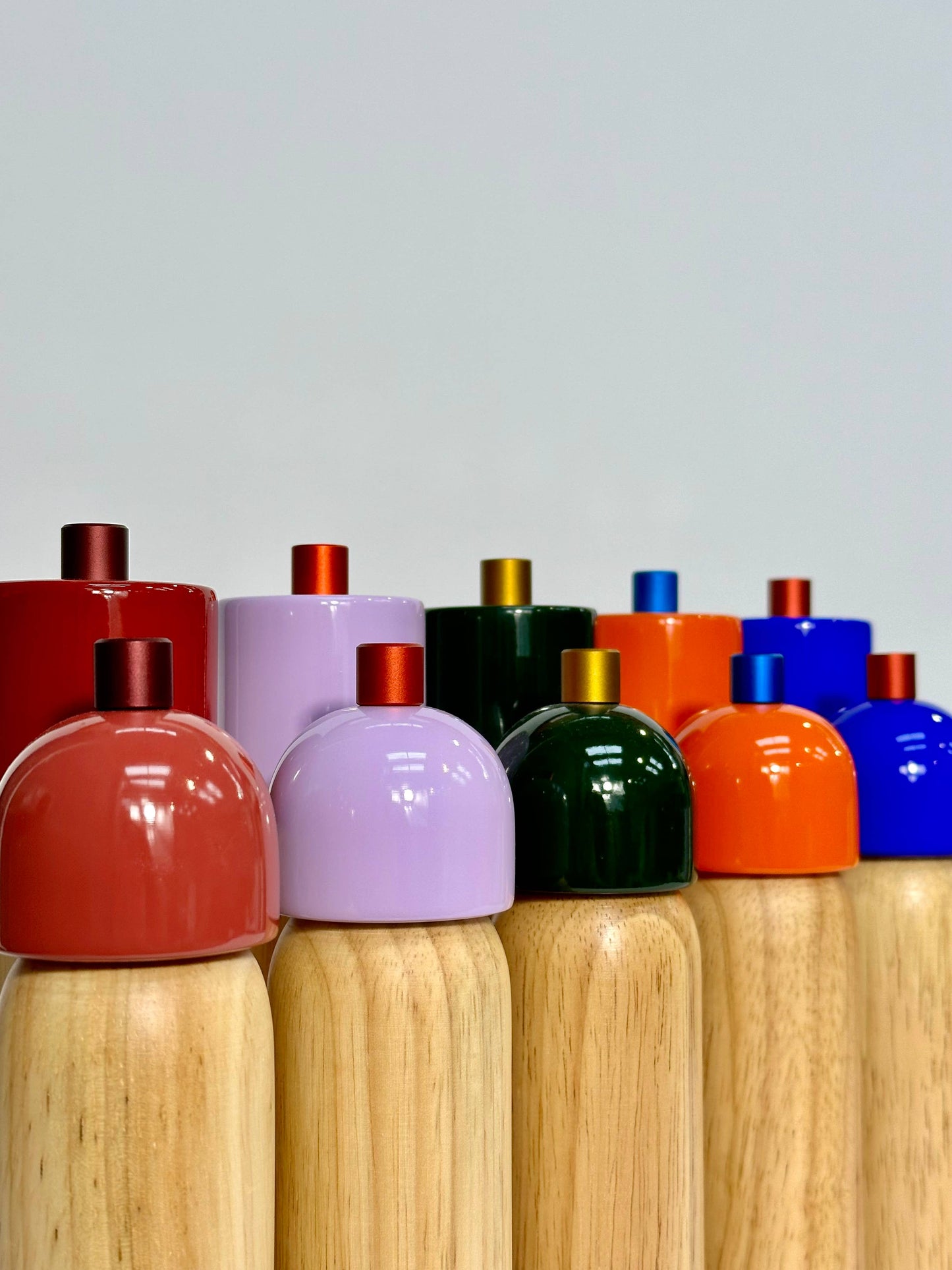 MÆGEN - Salt & Pepper Grinder - Orange & Blue: Medium