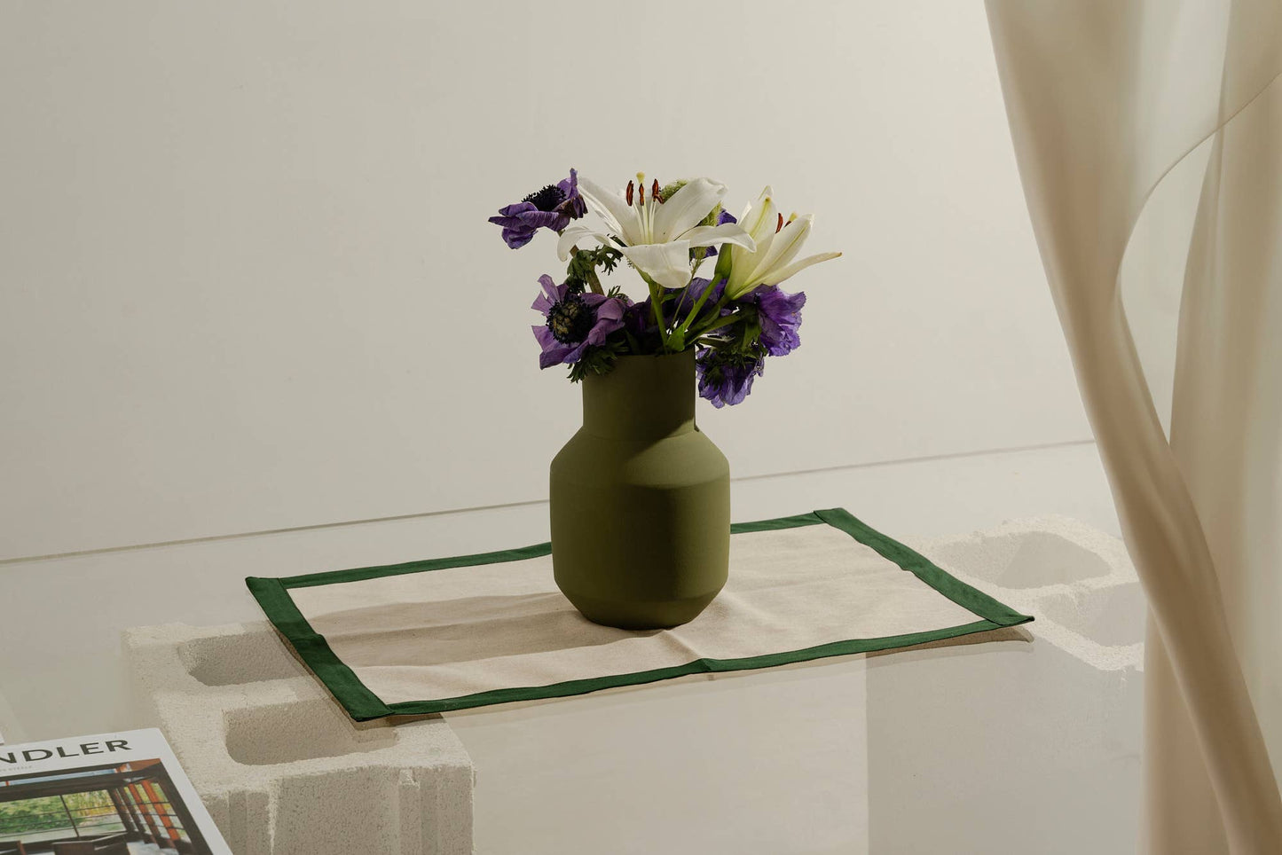 o cactuu - Sado Vase - Olive Green - Ceramic Perfect for dried flowers