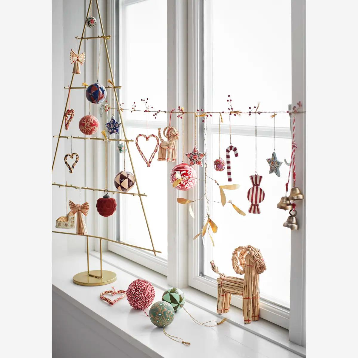BRASS MISTELTOE WITH BEADS | MADAM STOLTZ