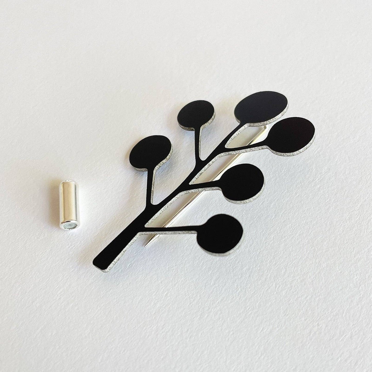 KELP PIN | BLACK | TOM PIGEON