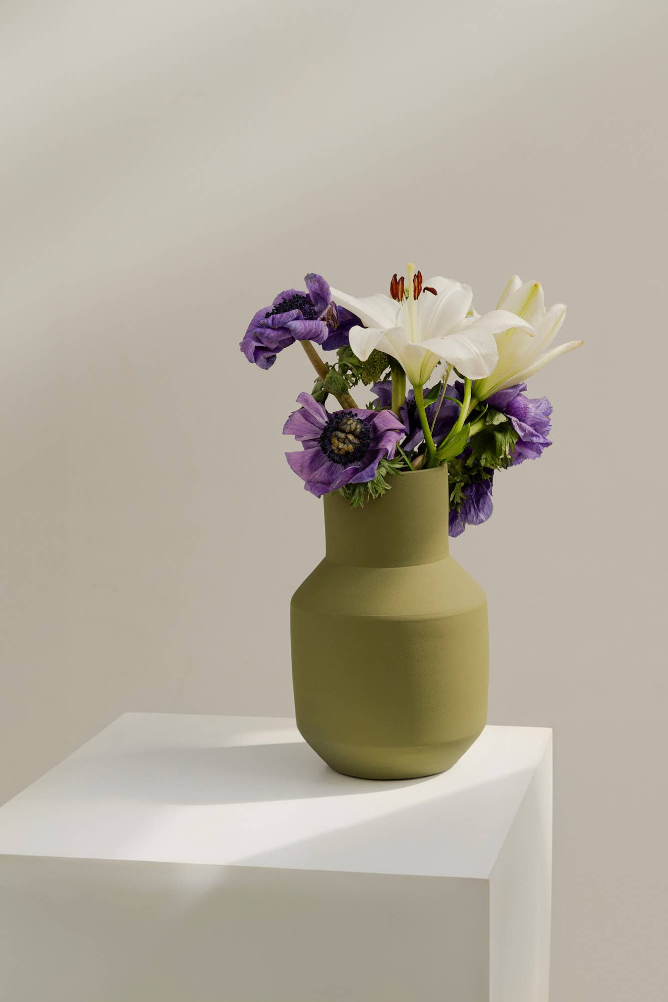 o cactuu - Sado Vase - Olive Green - Ceramic Perfect for dried flowers