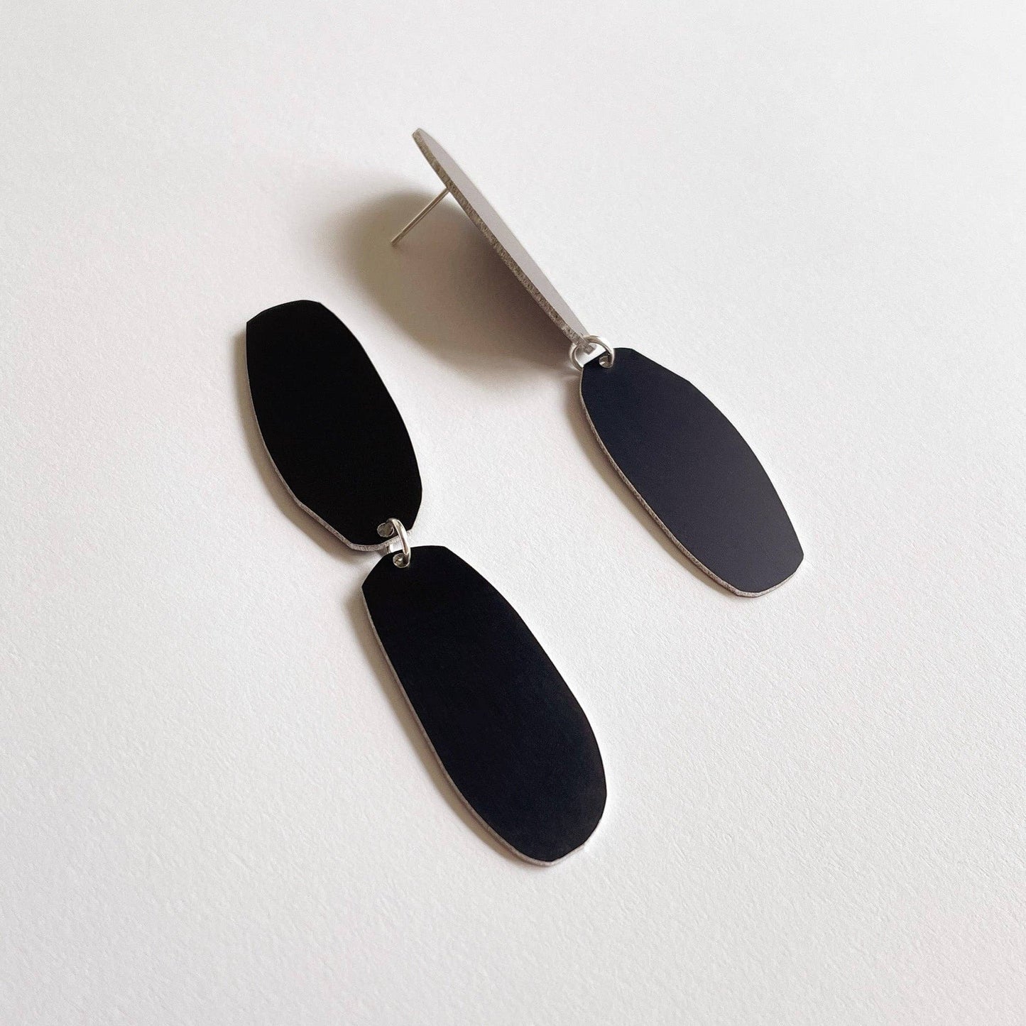 Tom Pigeon - Black Drift Earrings