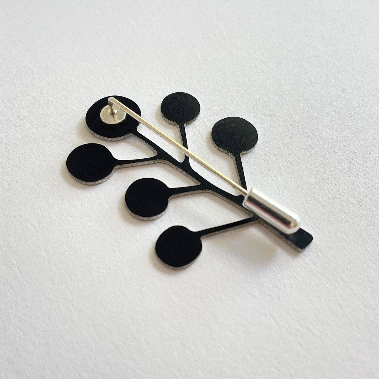 KELP PIN | BLACK | TOM PIGEON