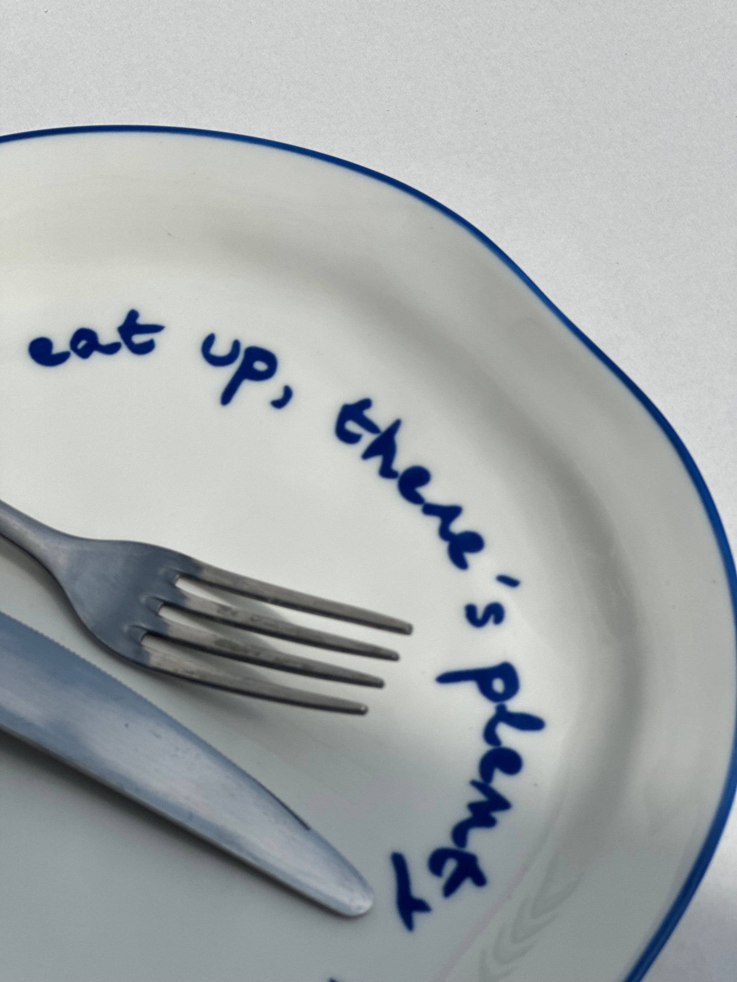 MÆGEN - Statement Plate - 'eat up there's plenty more to go around.'