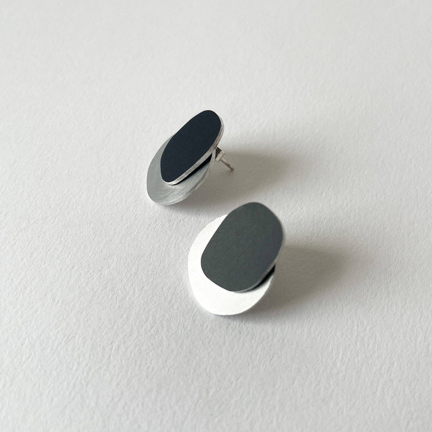 Tom Pigeon - Silver Aluminium Skim Earrings
