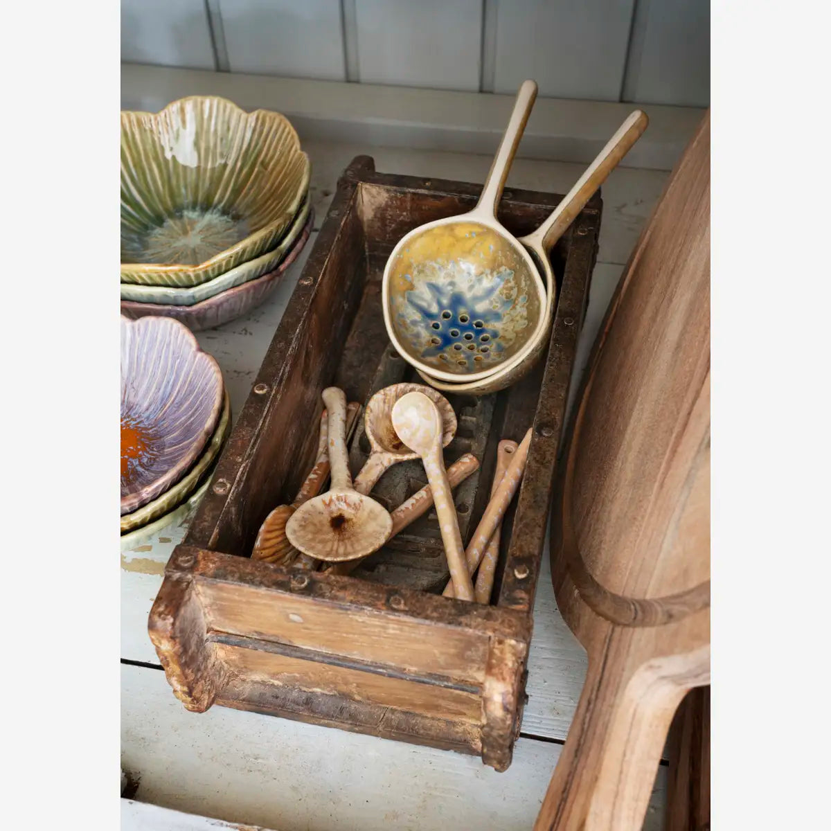 ROUND CHOPPING BOARD WITH JUICELINE | ACACIA WOOD|  STOLTZ