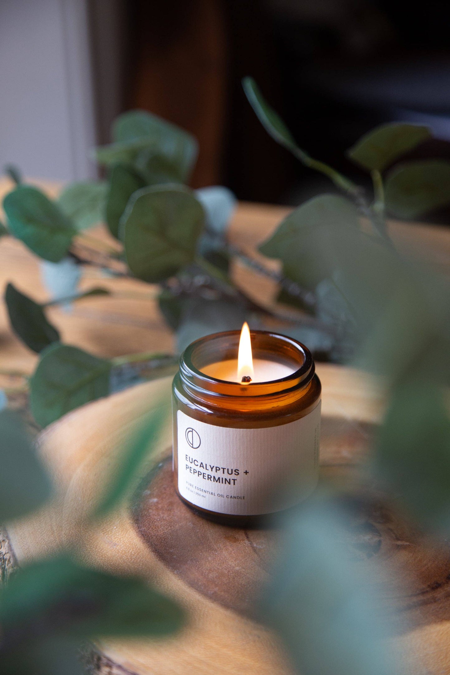 OCTŌ - Eucalyptus + Peppermint candle: 250ml (medium)