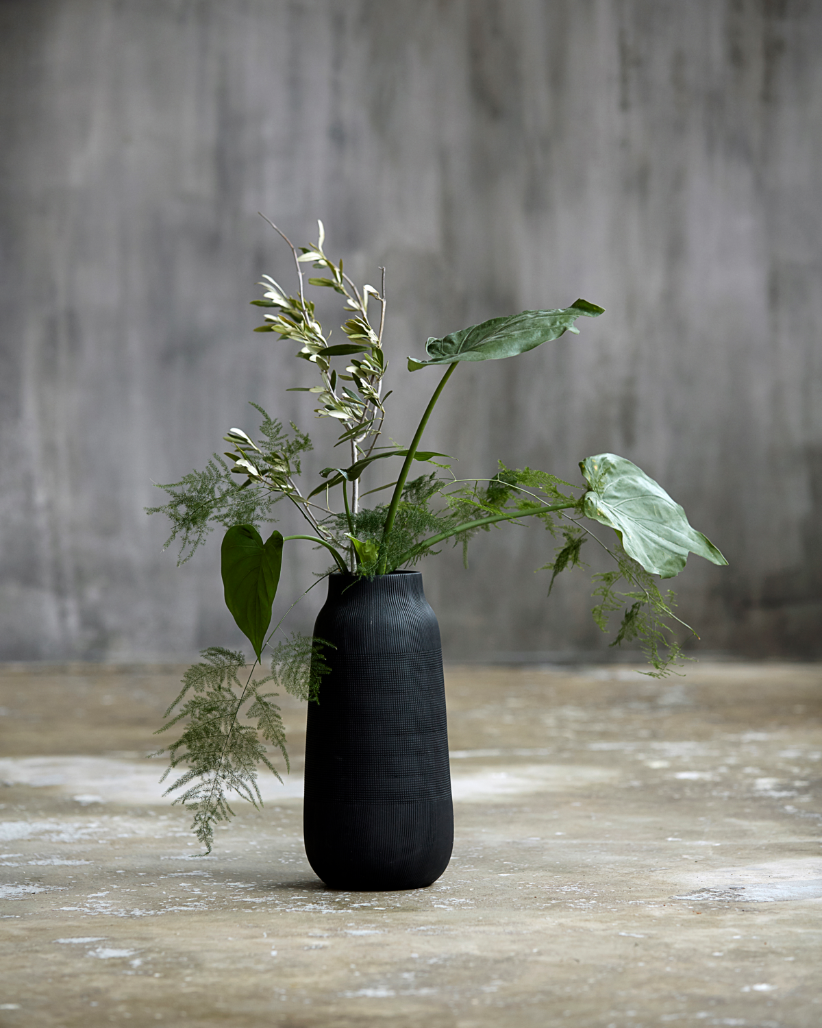 VASE | GROOVE | BLACK | LARGE | HOUSE DOCTOR