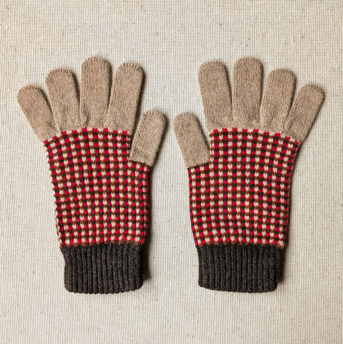 ROVE KNITWEAR UNISEX LAMBSWOOL GLOVES | UK MADE |
RED