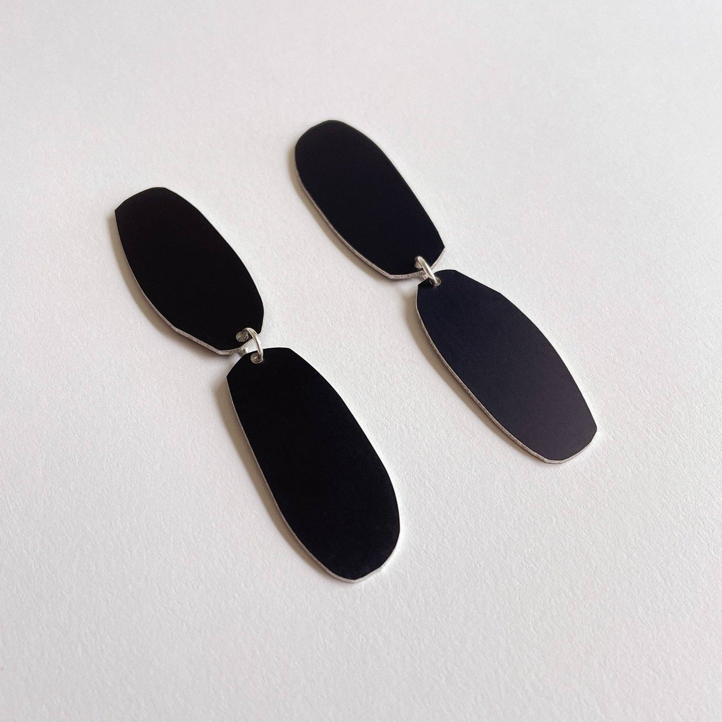 Tom Pigeon - Black Drift Earrings