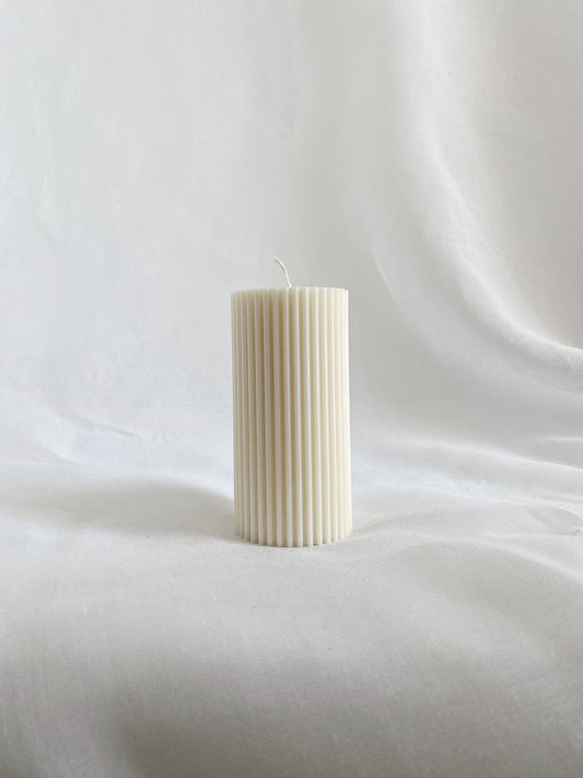 SMALL RIBBED PILLAR CANDLE | WHITE | VEGAN SOY | SOIE LONDON