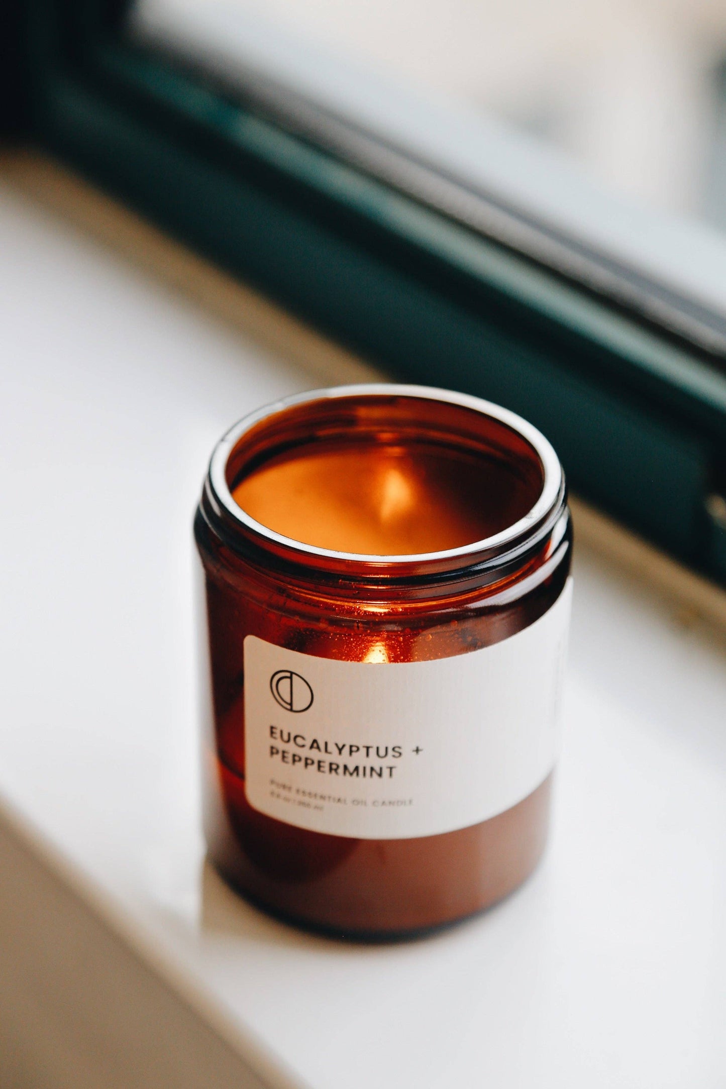 OCTŌ - Eucalyptus + Peppermint candle: 250ml (medium)