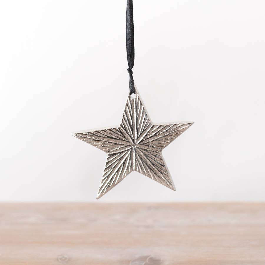SILVER DECORATIVE STAR ON HANGER MEDIUM