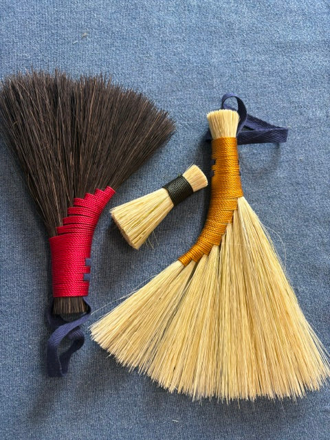 NATURAL BRUSH MAKING WORKSHOP WITH LORRAINE GIBSON. SUNDAY 8 NOVEMBER 10.30am - 2.30pm