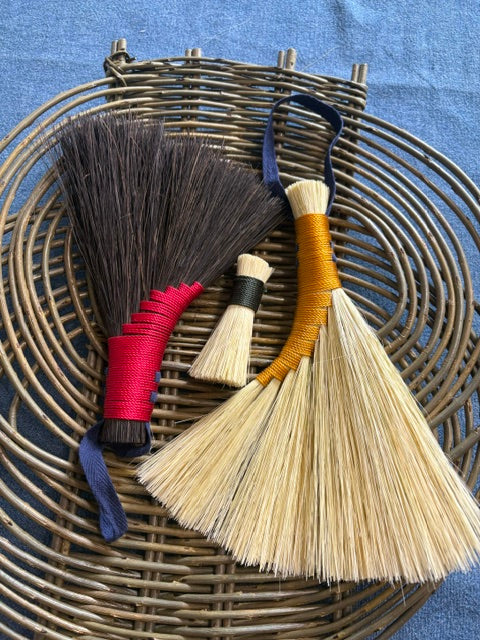 NATURAL BRUSH MAKING WORKSHOP WITH LORRAINE GIBSON. SUNDAY 8 NOVEMBER 10.30am - 2.30pm