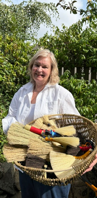 NATURAL BRUSH MAKING WORKSHOP WITH LORRAINE GIBSON. SUNDAY 8 NOVEMBER 10.30am - 2.30pm